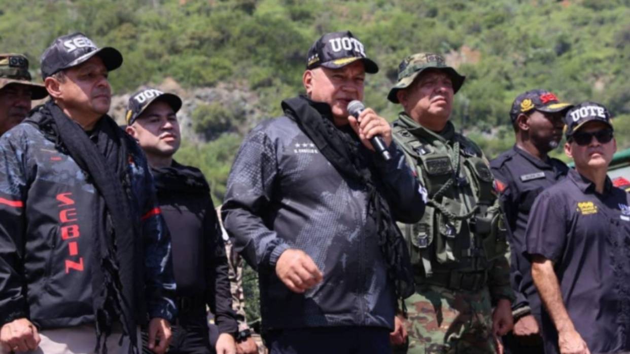 Autoridades ratifican prohibición de dispositivos LED en vehículos particulares