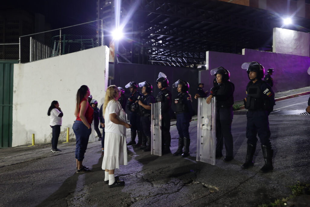 Vigilia en Zona 7: familiares denuncian condiciones de salud de detenidos y exigen su libertad