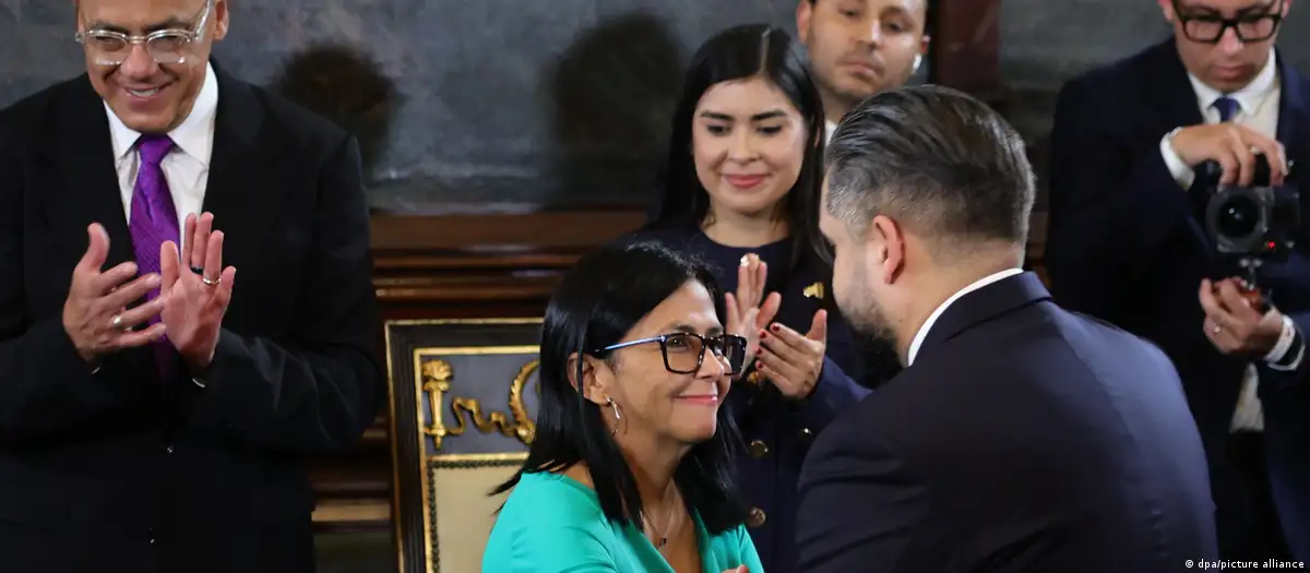 Hijo de Maduro da "apoyo incondicional" a Delcy Rodríguez