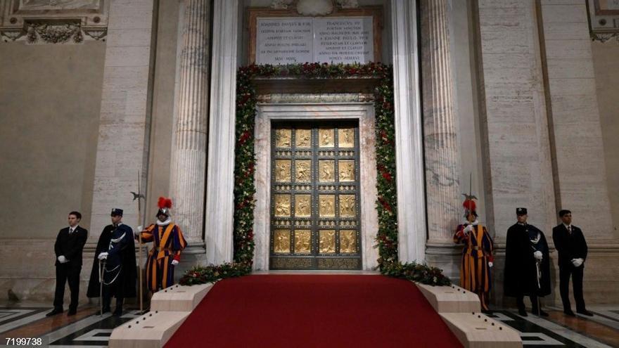 Sellada Puerta Santa de la basílica de San Pedro como acto final de Jubileo