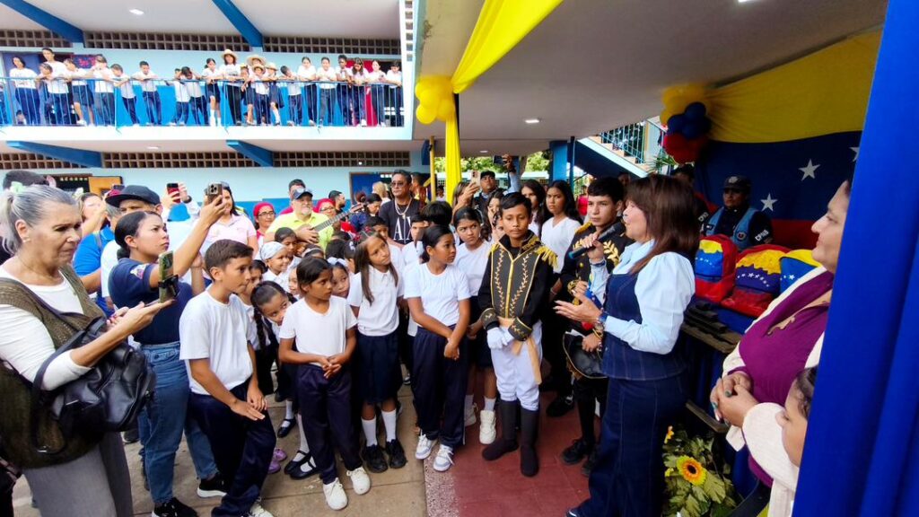 100 mil estudiantes regresan a clases en Nueva Esparta
