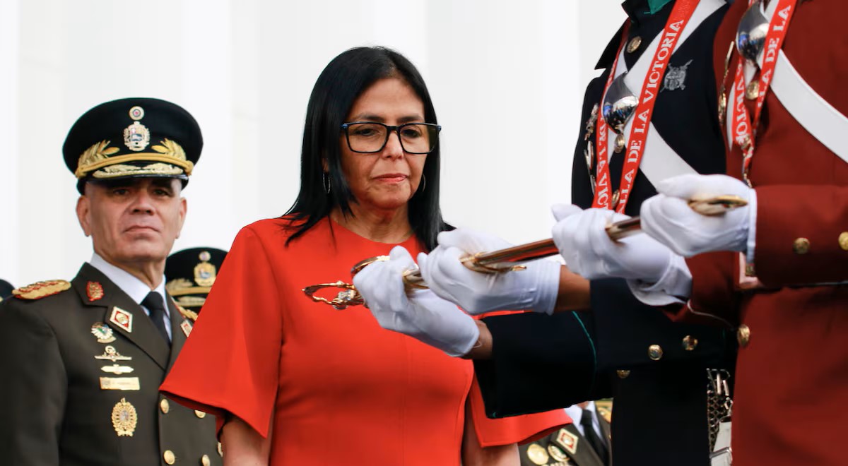 FANB reconoce a Delcy Rodríguez como su Comandante en Jefe