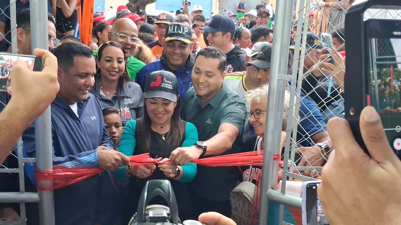 Alcaldía de Mariño y Gobernación entregan parque y cancha Los Conejeros totalmente rehabilitados