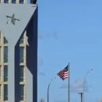 Embajadas y empresas en Cuba revisan sus planes de evacuación ante la presión de EE UU