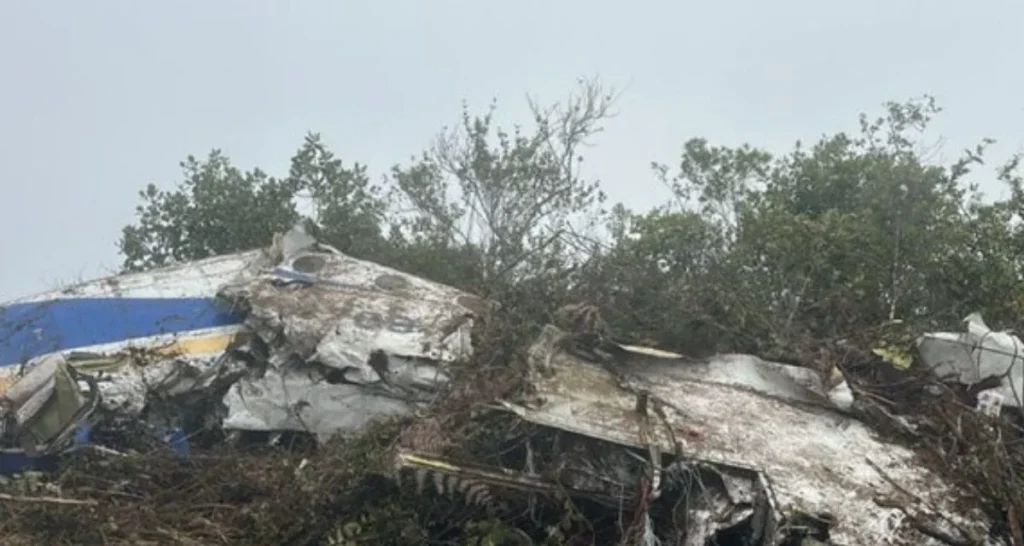 Avión de Satena con 15 personas a bordo se estrelló en Colombia