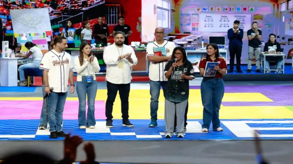 Delcy Rodríguez reconoce la necesidad de "salarios justos"