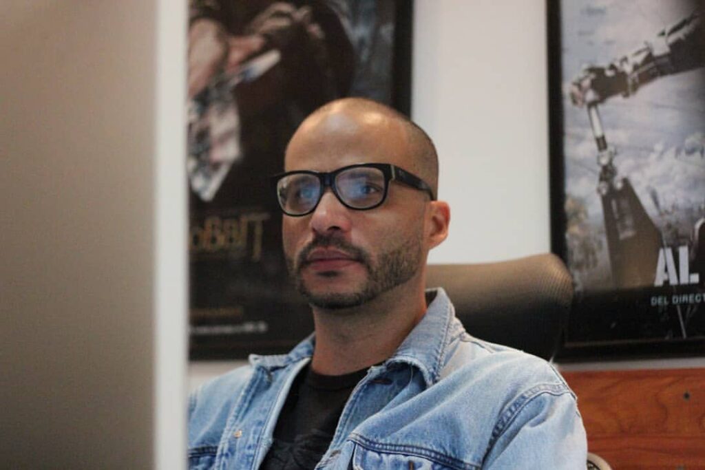 Excarcelan al periodista Rory Branker tras 11 meses de prisión