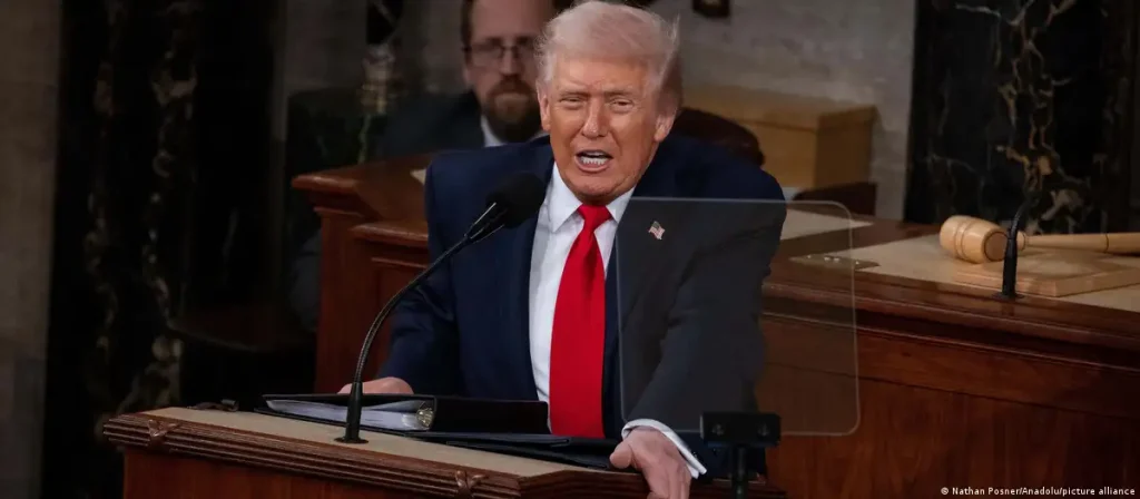 Trump plantea posible "toma de control amistosa" de Cuba