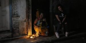 Costa Rica insta a sus nacionales a salir de Cuba y a no viajar a la isla ante escasez