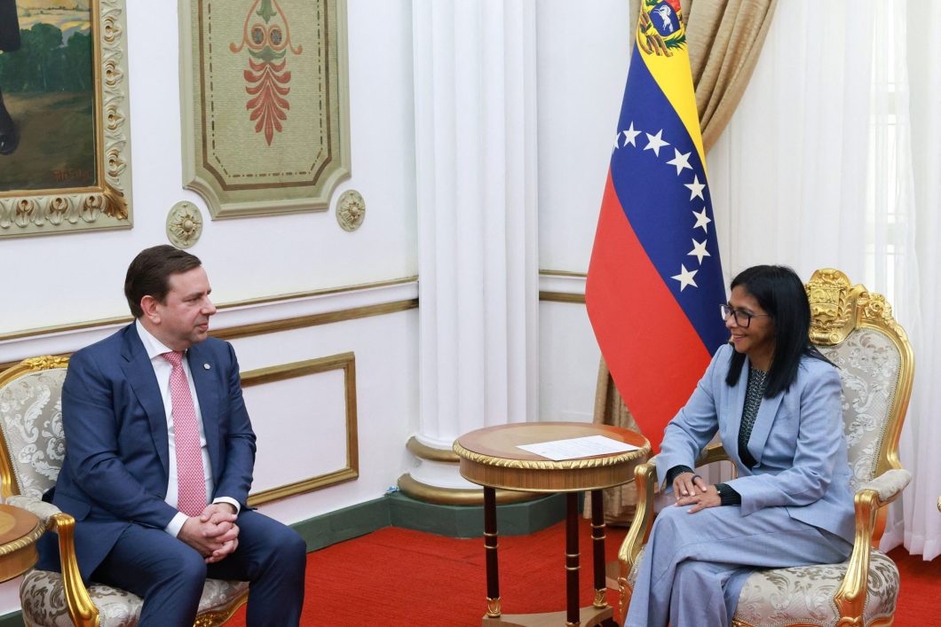 Presidenta (E) recibió a ejecutivos de Shell para impulsar proyectos gasíferos