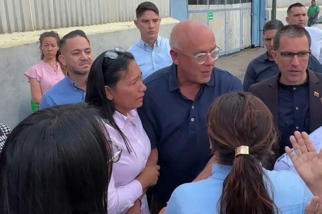 Jorge Rodríguez en zona 7: "Entre el martes que viene y a más tardar el viernes estarán todos sueltos"