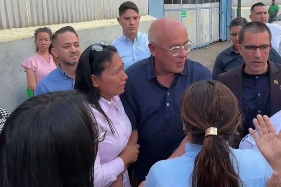 Jorge Rodríguez en zona 7: "Entre el martes que viene y a más tardar el viernes estarán todos sueltos"