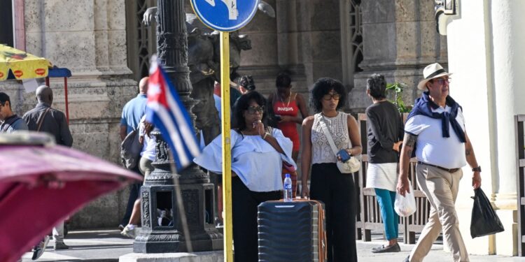 Bloqueo energético de EEUU asfixia al turismo en Cuba