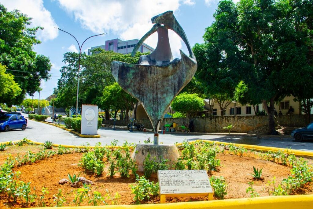 INEC ejecuta plan de paisajismo en el territorio insular