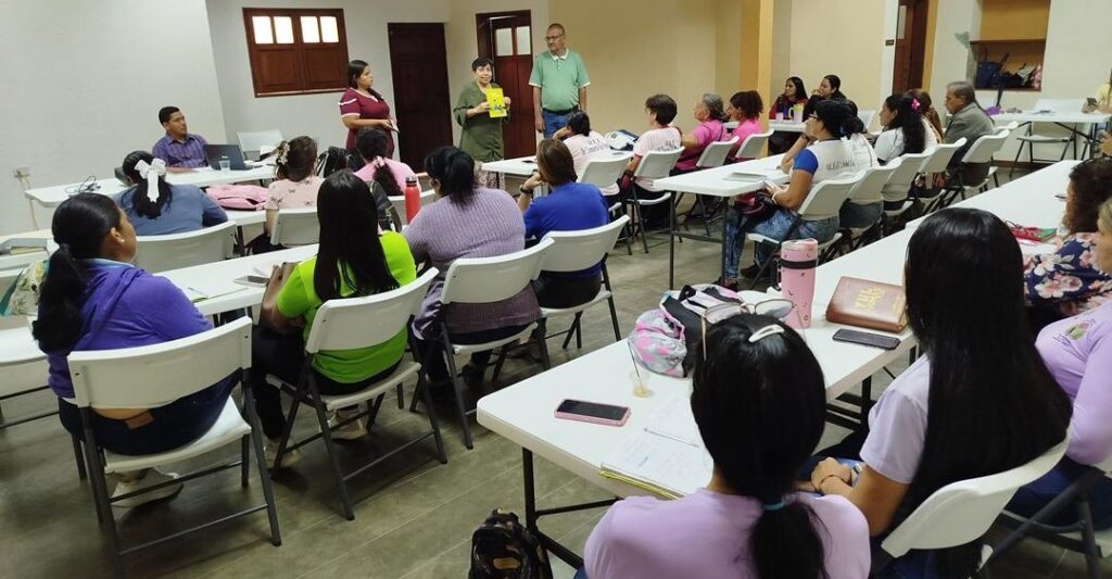 "Aprendiendo a Querer" llega a las aulas neoespartanas"