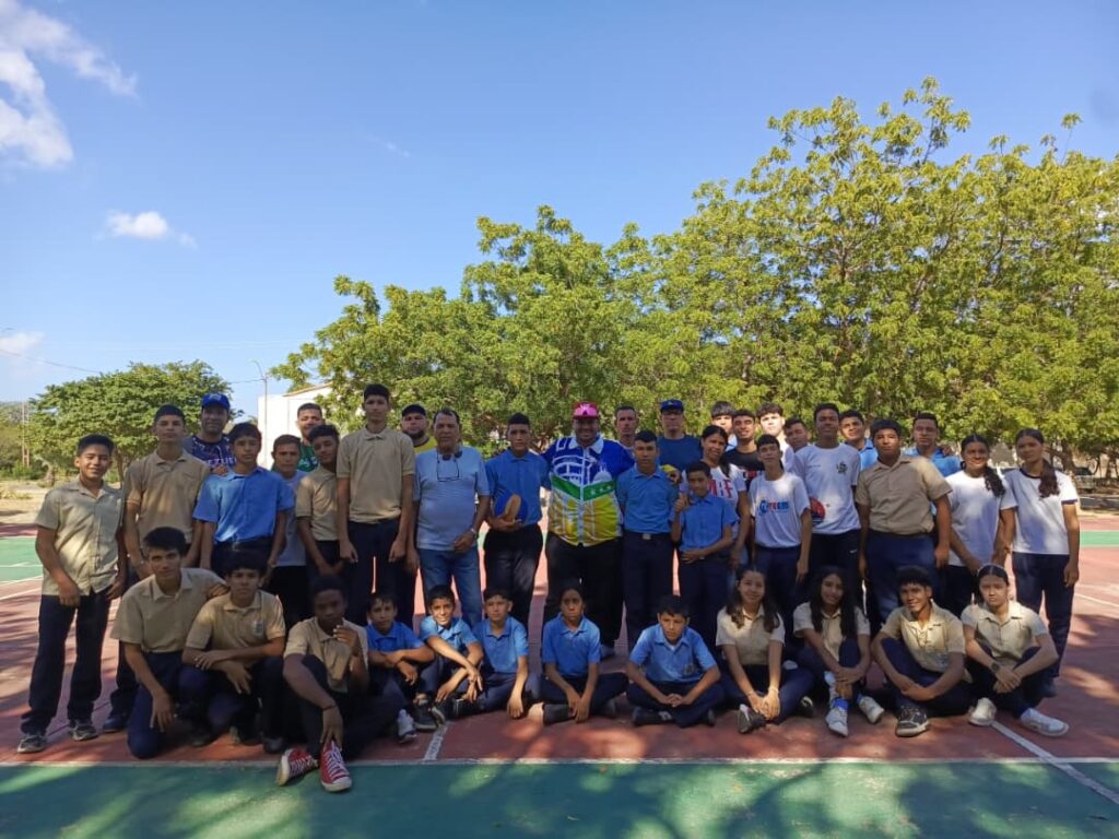 Iasdebne realizó toma deportiva en la Escuela Técnica Gran Mariscal de Ayacucho