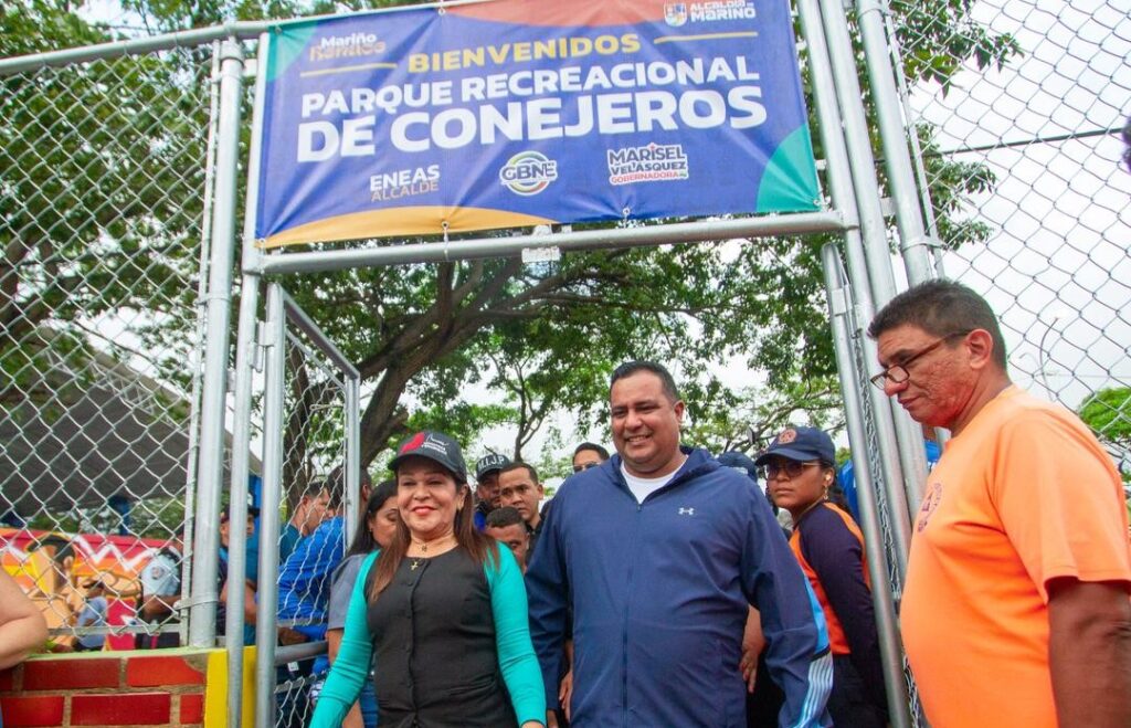 Gobernadora y alcalde de Mariño reinauguraron cancha de usos múltiples de Los Conejeros