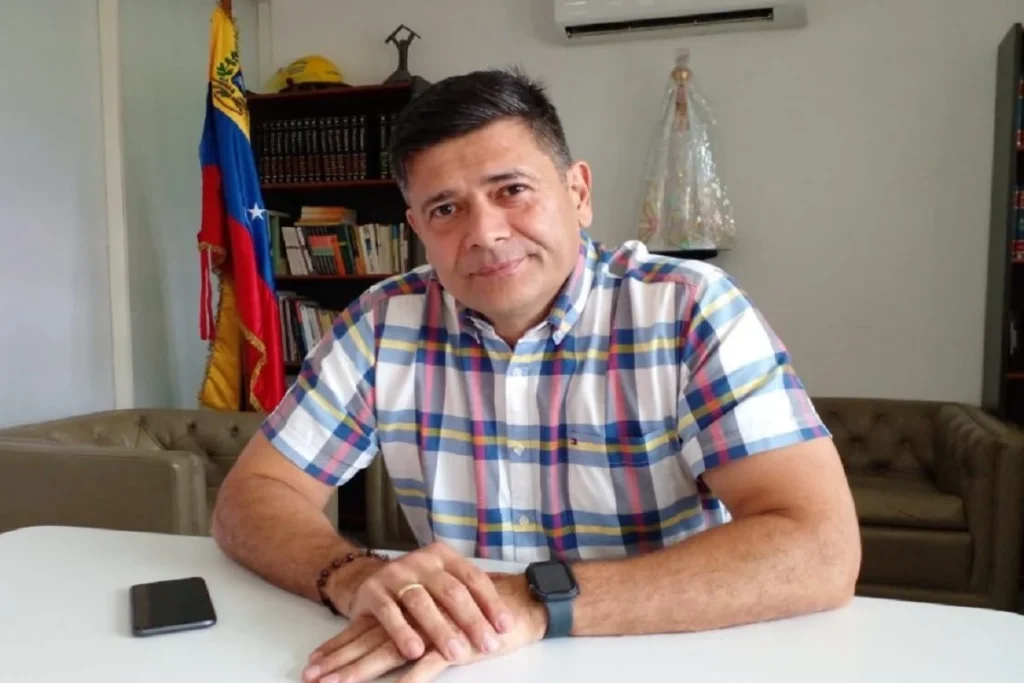 «Oremos por todos»: Freddy Superlano al ser excarcelado tras 18 meses preso