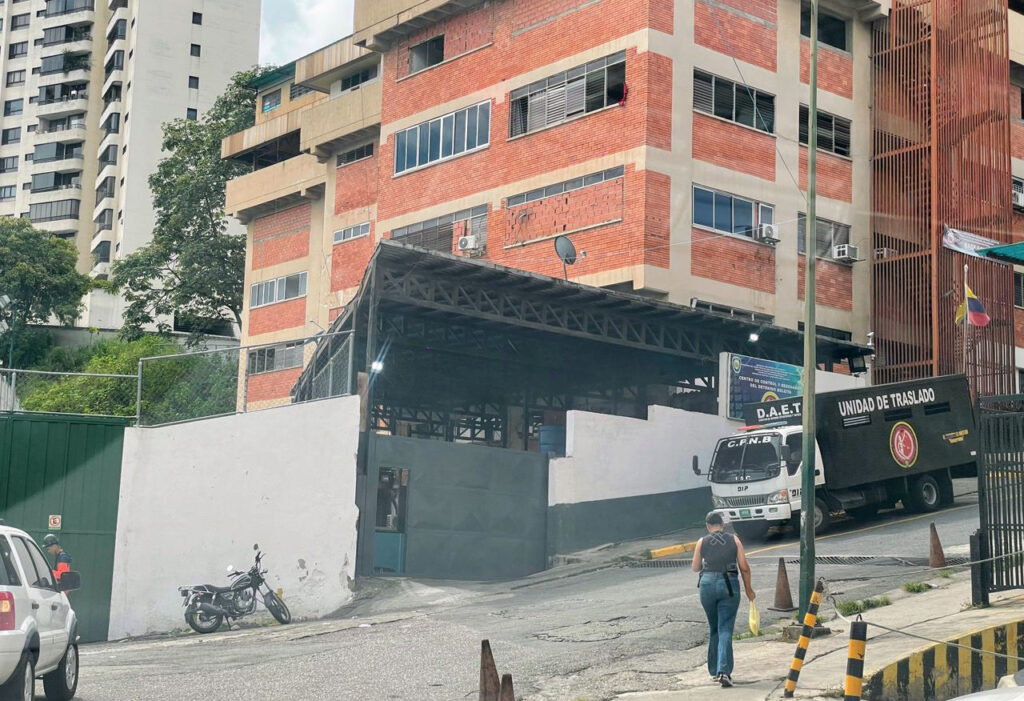 Excarcelaciones en la PNB de Boleita: 17 presos políticos recuperan su libertad