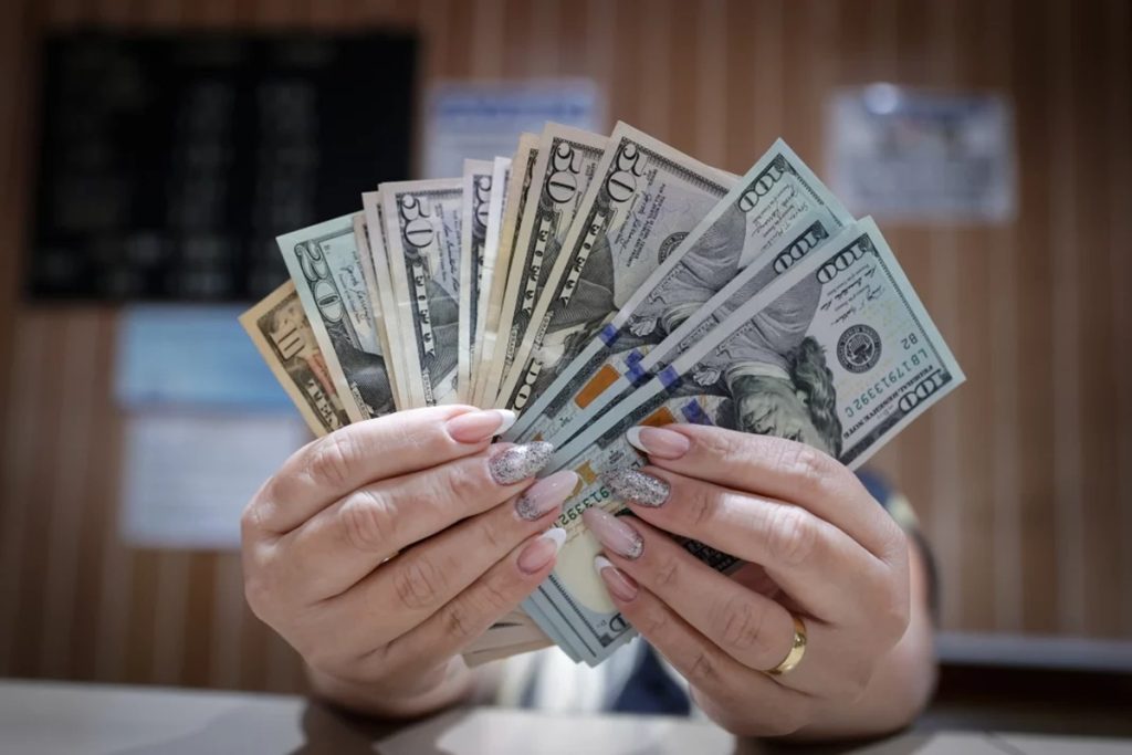 CTV propone salario mínimo de 200 dólares para cubrir la canasta básica