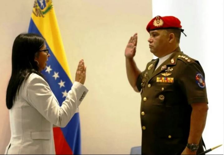 Reacomodo en la cúpula militar: Gustavo González López sustituye a Padrino López