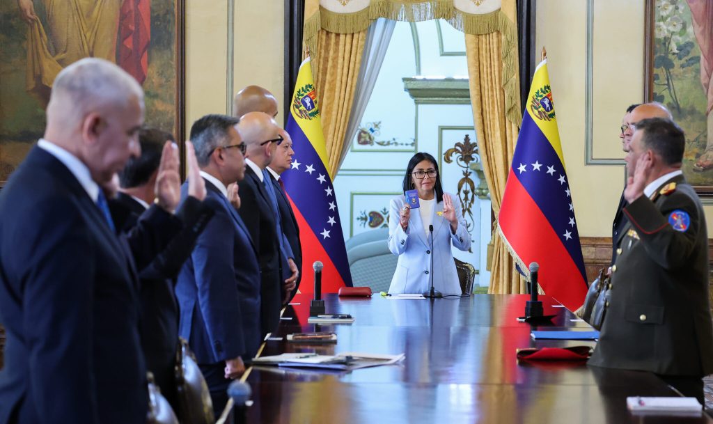 Presidenta (E) juramenta a nuevos integrantes del Gabinete Ejecutivo
