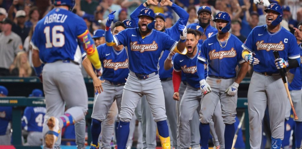 ¡Venezuela hace historia! Remontada épica ante Italia y clasifica a su primera final del Clásico Mundial
