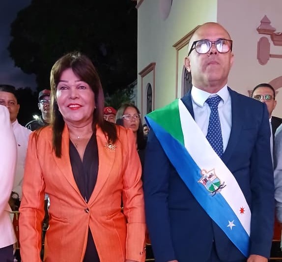 Gobernadora Marisel Velásquez acompañó al alcalde Alí Romero en la presentación de su informe de gestión 2025