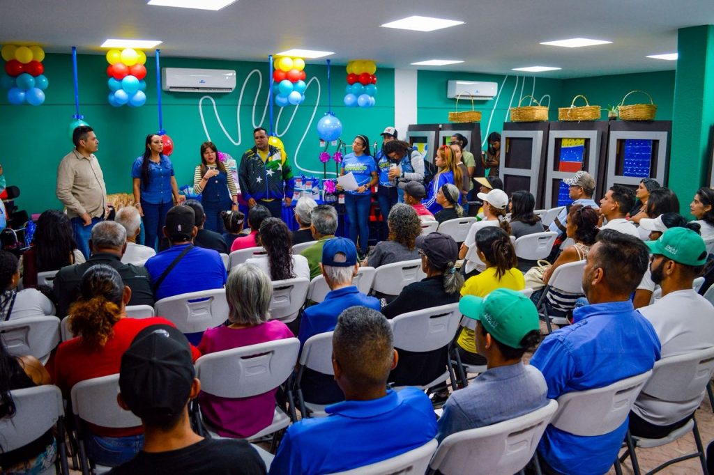 75 familias de Mariño reciben atención directa en jornada especial del 1x10 del Buen Gobierno