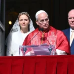 El papa denuncia la ostentación de fuerza y la prevaricación que amenazan la paz durante su viaje a Mónaco