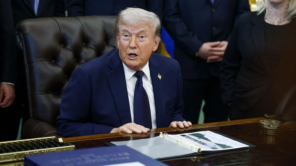 Trump analiza con su equipo de seguridad propuesta de Irán para reabrir el estrecho de Ormuz