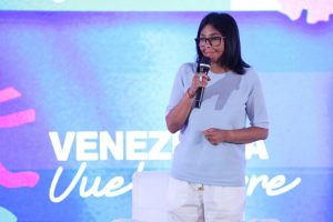 Ingreso mínimo integral aumentó a $240, anunció Delcy Rodríguez
