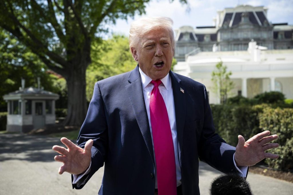 Trump dice que «muy pronto» habrá «un nuevo amanecer para Cuba»