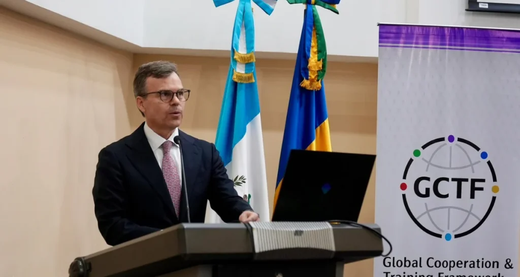 Quién es John Barrett el nuevo encargado de Negocios de EE.UU. en Venezuela