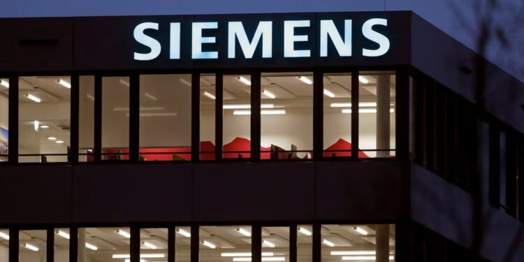 El País de España | Venezuela negocia con Siemens y General Electric la rehabilitación del sistema eléctrico