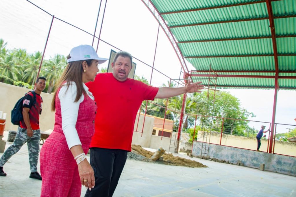 Supervisan avance de obras en el municipio Antolín del Campo