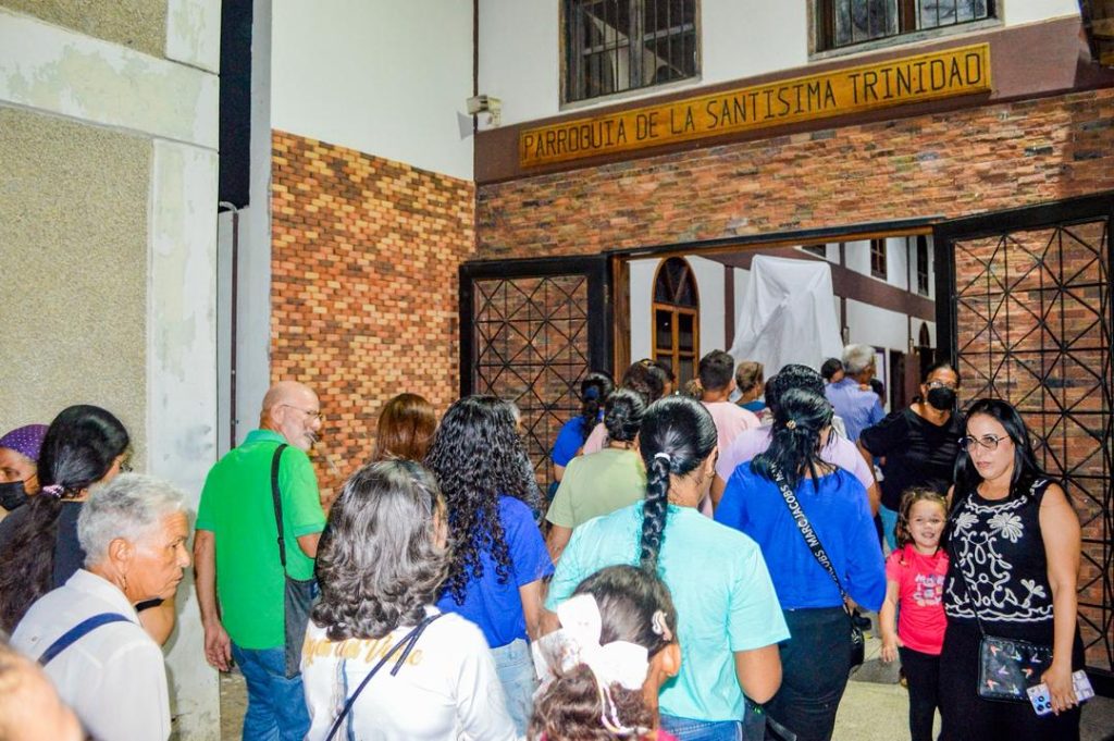 Más de un centenar de fieles vivieron la Ruta de los 7 Templos en Porlamar