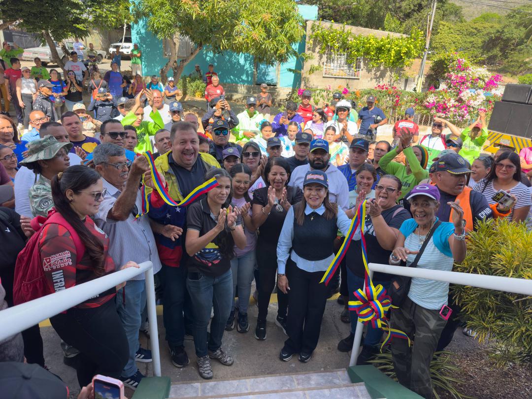 GOBERNADORA MARISEL VELÁSQUEZ Y ALCALDE DAVID CARABALLO FORTALECEN GESTIÓN EN ANTOLÍN DEL CAMPO CON ENTREGA DE OBRAS