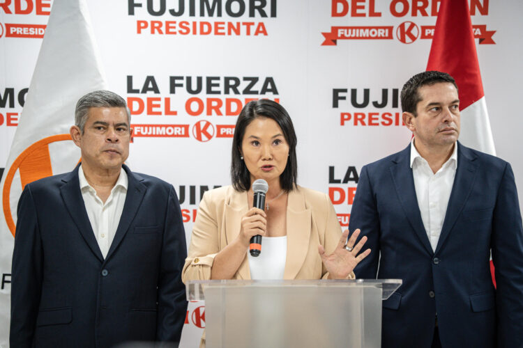 Perú entra en la segunda vuelta de las presidenciales con Keiko Fujimori y Roberto Sánchez