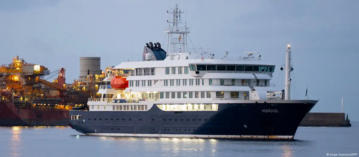 Hondius abandona Tenerife tras evacuar todos los pasajeros