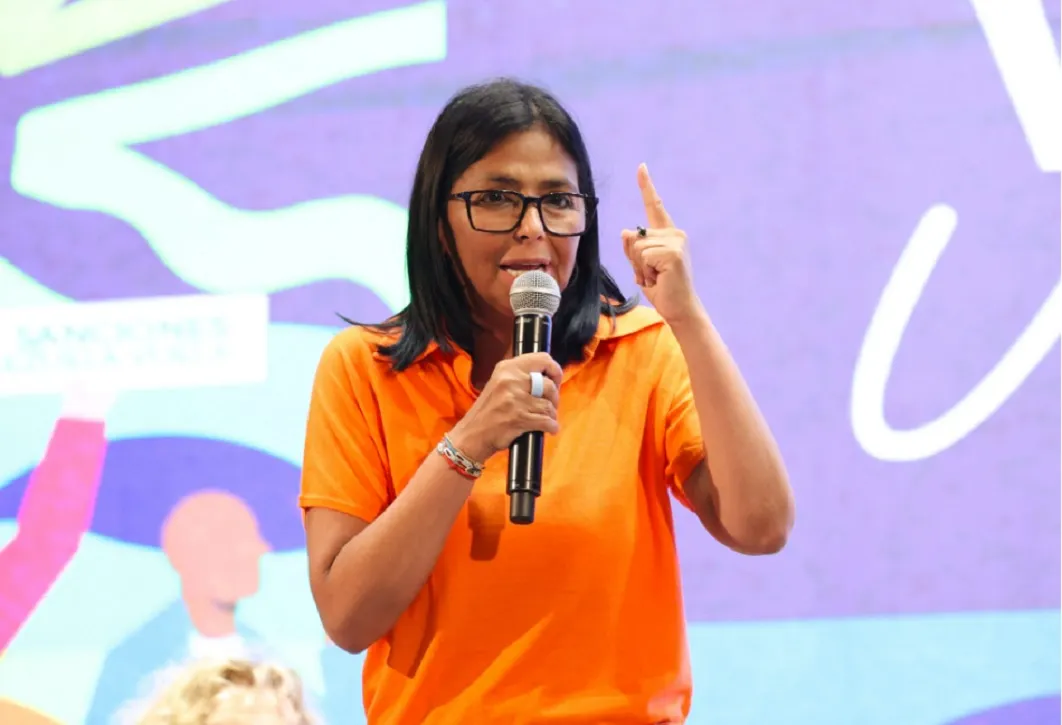 Delcy Rodríguez asegura que conversa con el FMI y empresas internacionales para dotar hospitales