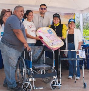Más de 240 ayudas sociales y medicamentos entregó gobernadora Marisel Velásquez
