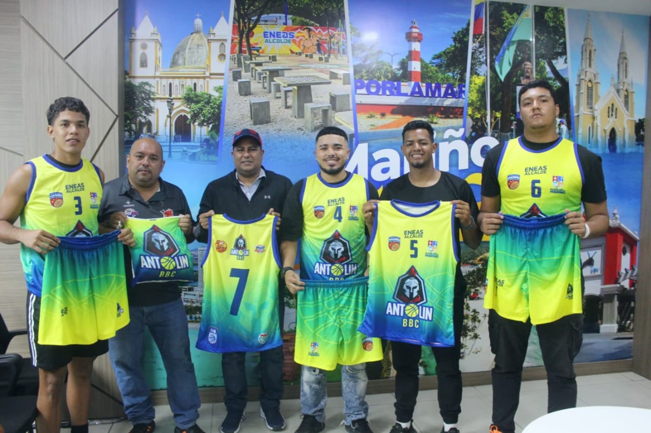 Alcalde Eneas González e Instituto de Deporte dotan de uniformes a nueve equipos que participarán en la Sulibal