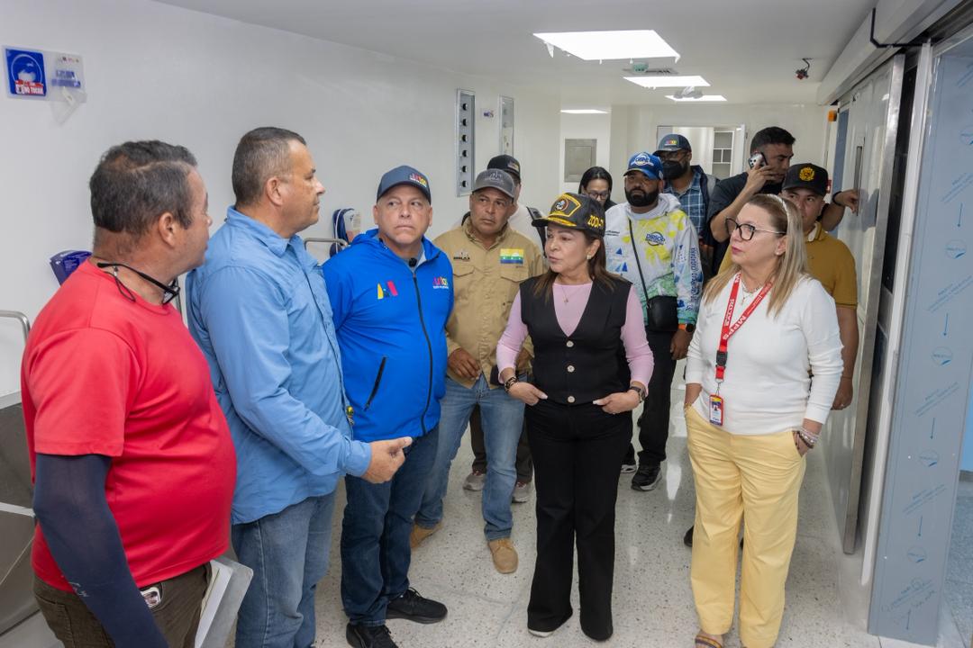 Gobernadora Marisel Velásquez supervisó avances del Hospital Dr. Luis Ortega