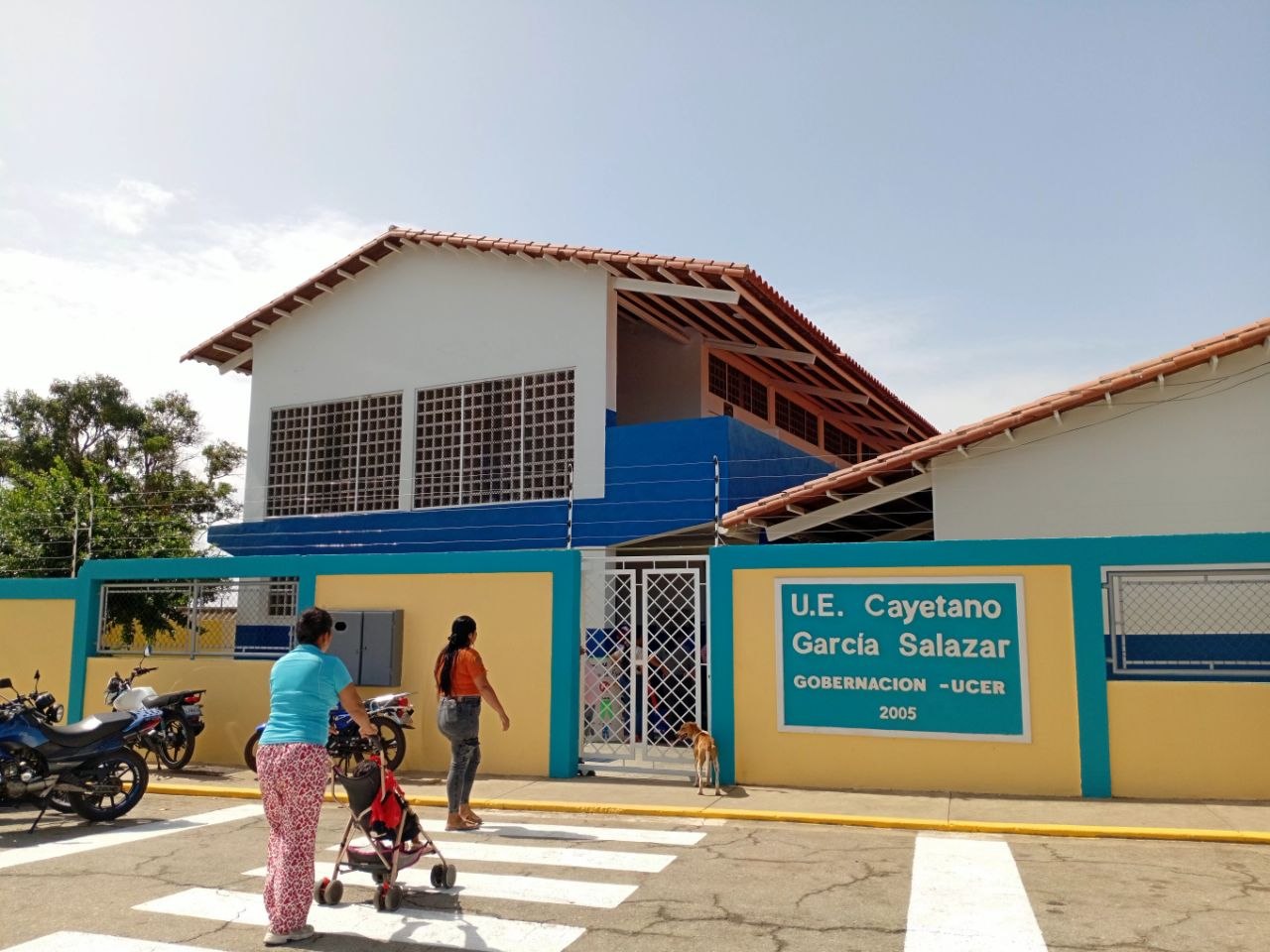Entregan totalmente rehabilitada la UEE "Cayetano García Salazar" de Manzanillo