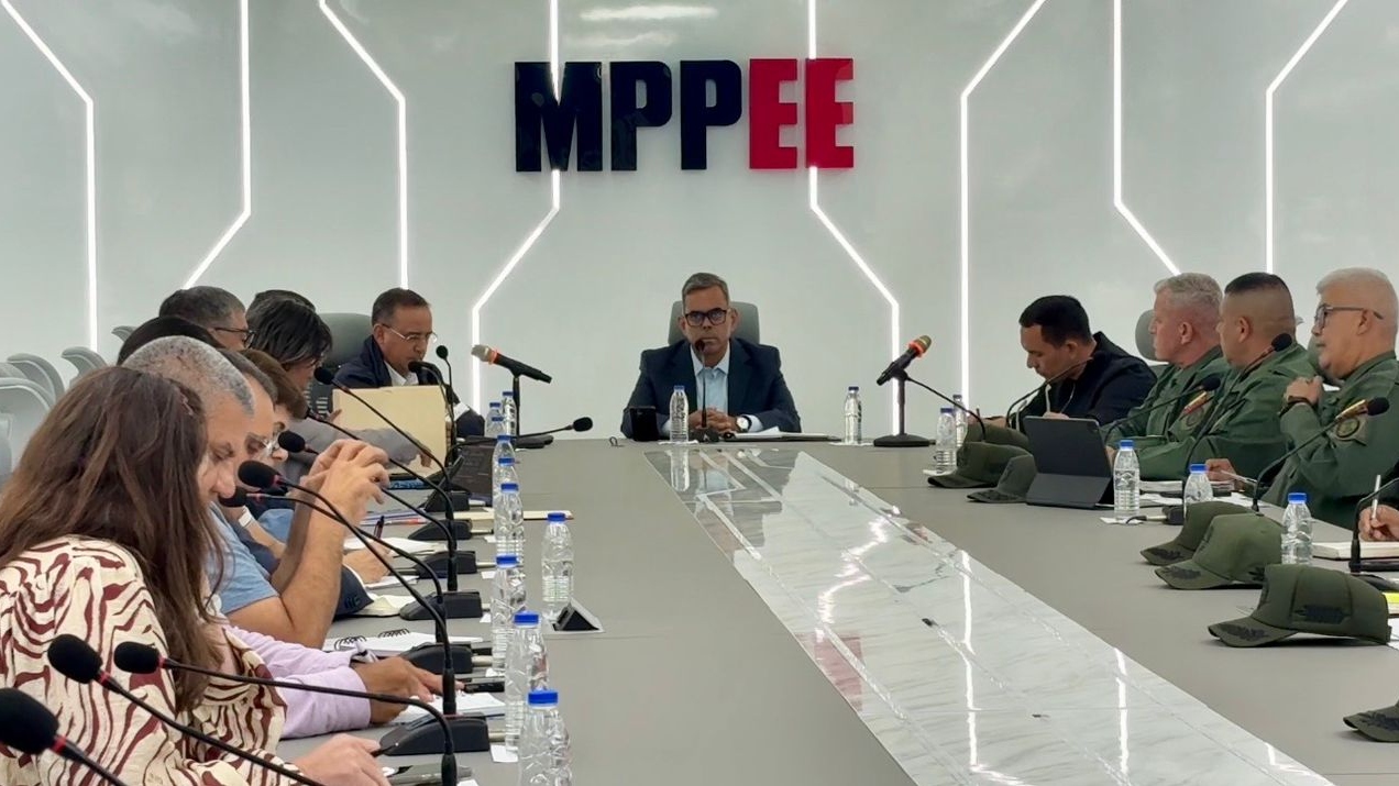 Ministerio de Energía Eléctrica evalúa plan de ahorro con sectores públicos y privados