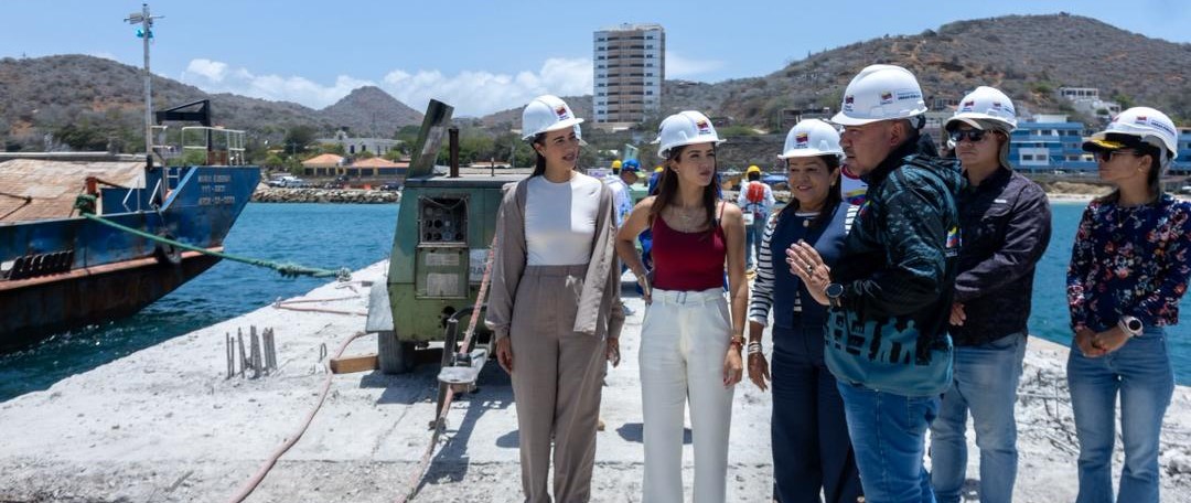 Ministra de Turismo y Gobernadora de Nueva Esparta constataron avances de la rehabilitación del muelle de Pampatar