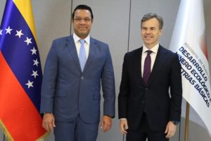 John Barrett solicitó a autoridades de Venezuela "previsibilidad y seguridad" para inversionistas extranjeros