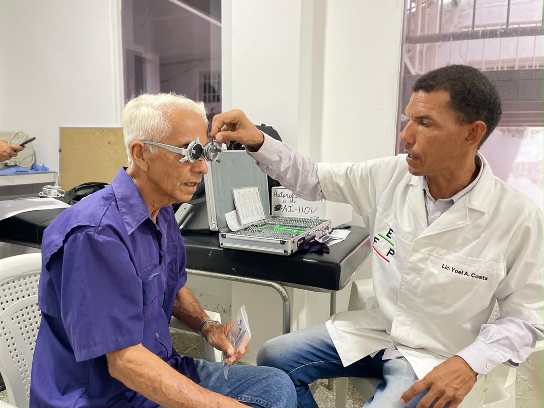 Funsone garantiza salud visual a 50 personas con exitosa jornada de lentes de visión sencilla
