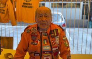 Héctor Méndez, rescatista mexicano de 80 años atiende por tercera vez un desastre en Venezuela